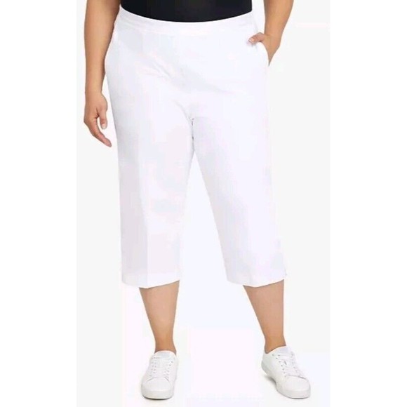 Ruby Rd Plus Size Classics Relaxed Denim Capri Pant Size 14 NWT - Picture 1 of 9
